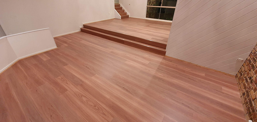 Aspire Hybrid Floor with Steps image